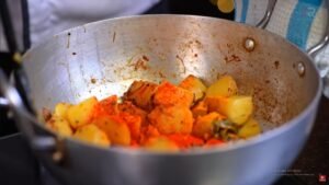 Jhinge Chingrir Patla Jhol