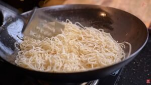 Gravy Chicken Chow Mein Recipe