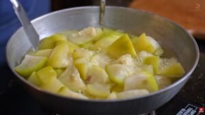 Sorshe Diye Lao Bori Recipe
